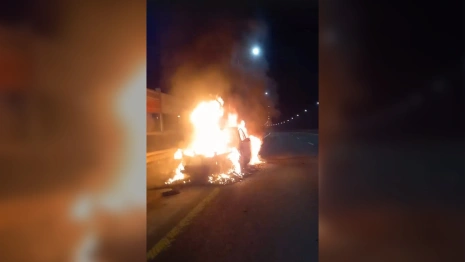 Во Владимирской области на платнике М-12 вспыхнула легковушка