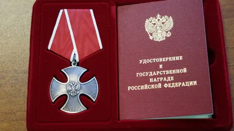 Во Владимирской области сыну погибшего в СВО бойца вручили орден Мужества
