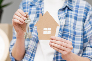 Семью с ребенком-инвалидом из Гусь-Хрустального оставили без обещанной квартиры