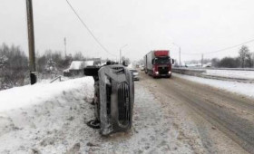 Внедорожник перевернулся на М-7 в Вязниковском районе