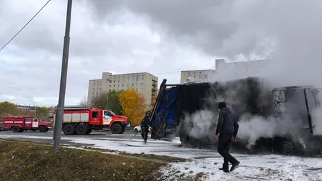 Пожарные назвали причину возгорания мусоровоза на Пекинке во Владимире