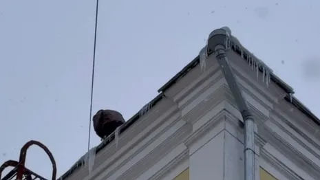 Во Владимире провели рейд по очистке крыш от сосулек и снега