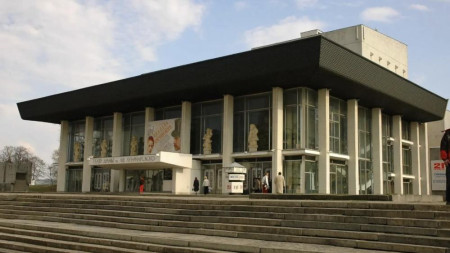 Жители Владимира назвали испорченным вид обновленного драмтеатра