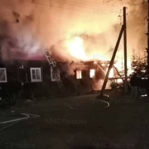 Во Владимирской области загорелся частный дом