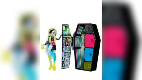 Депутат Госдумы из Владимирской области обеспокоился продажей кукол Monster High