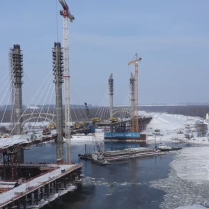 Дорожники показали видео стройки вантового моста на М-12 под Муромом