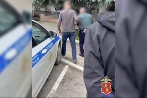 Двое безработных жителей Кольчугино слили 300 литров дизеля из фуры