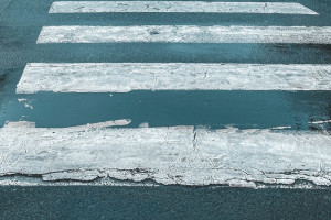 Во Владимире иномарка сбила женщину с ребенком