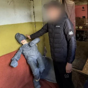 В Петушках бывший зэк с другом жестоко избил и поиздевался над знакомым