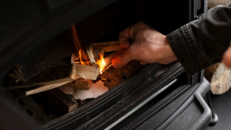 Народные приметы на 9 февраля: что можно и нельзя делать в день Златоустьева огня