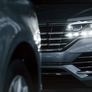 Владимирские чиновники решили закупить 5 иномарок на 20 млн рублей