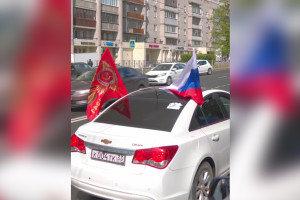 Более 50 машин приняли участие в автопробеге 9 Мая во Владимире