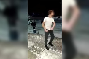 Парень вызвал на бой ДПС-ника: завирусившееся видео сняли во Владимирской области в 2023-м