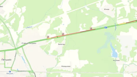 Перевернувшаяся на трассе М-7 Волга фура заблокировала въезд в Петушки 