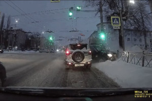 В аварии с иномаркой и скорой во Владимире пострадали 4 человека
