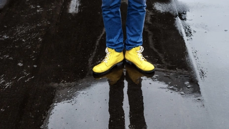 Во Владимире на Белоконской из-под земли забил «горячий фонтан»