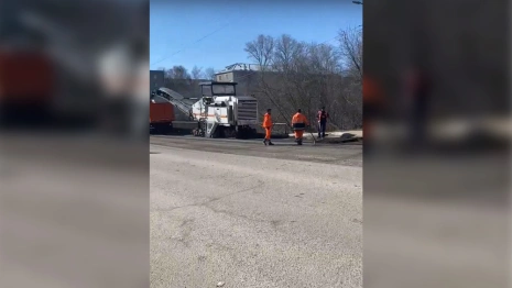 В Александрове ремонт моста по Красному переулку сняли на видео