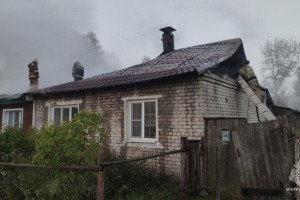 В деревне под Ковровом вспыхнул кирпичный дом