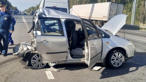 В ДТП с КамАЗом и легковушкой под Вязниками погиб 1 и пострадали 2 человека