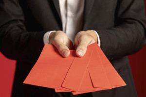 Врача и главу ритуальной фирмы во Владимире арестовали за взяточничество