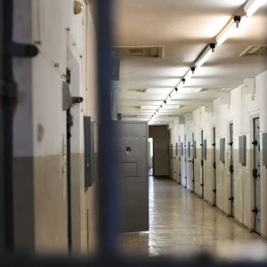 Житель Владимирской области отсудил у экс-сотрудника СИЗО 100 тыс. рублей вместо 6 млн