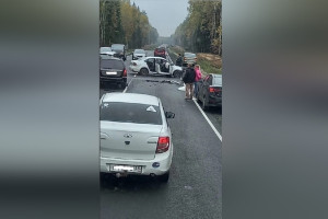 На дороге под Гусь-Хрустальным разбились такси и легковушка