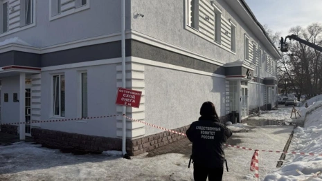 В Гусь-Хрустальном ледяная глыба рухнула на 79-летнюю женщину