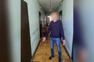 Во Владимире женщина напала с ножом на знакомого в общежитии