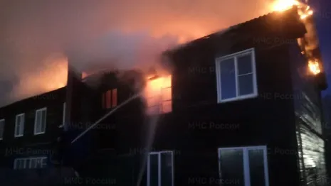 В Муроме на крупном пожаре эвакуировали 4 детей и 11 взрослых 