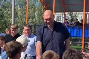 Николай Валуев побывал на открытии клуба единоборств во Владимире