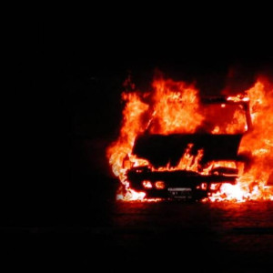 Во Владимирской области мужчина поджег машину полицейского