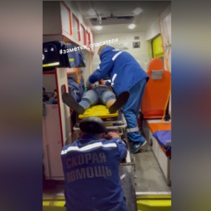 В Коврове спасатели помогли достать пострадавшего в ДТП мужчину