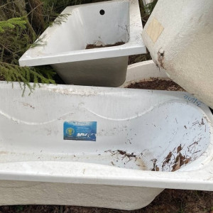 Производитель прокомментировал кладбище ванн в лесу под Ковровом