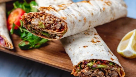 Отравившие владимирцев шаурмой торговые точки работали без лицензии