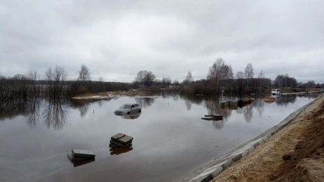 Во Владимирской области в районе платника М-12 утонула машина