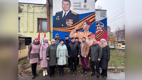 В Муроме на стене военного клуба появилось изображение погибшего на СВО Героя России