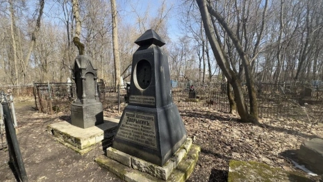 В Муроме довели до ужасного состояния могилу известного художника и физика