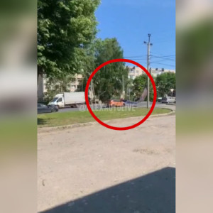 В Александрове баннер «Мы – Россия» упал на машину