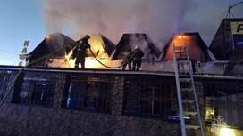 Стали известны подробности мощного пожара в кафе в Лакинске