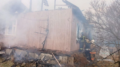 1 человек погиб и 1 пострадал при пожаре в Красном Октябре