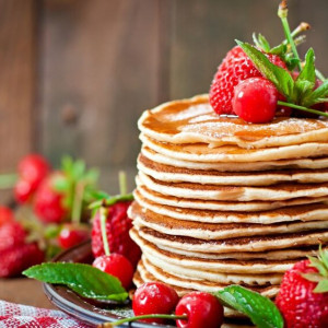 Масленица: топ-7 способов необычной подачи блинов на праздничный стол