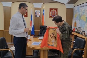 Бойцы СВО подарили Владимирской области стяг Богородицы