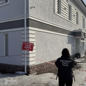 В Гусь-Хрустальном ледяная глыба рухнула на 79-летнюю женщину