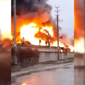 Мощнейший пожар на рынке «Флора» во Владимире сняли на видео