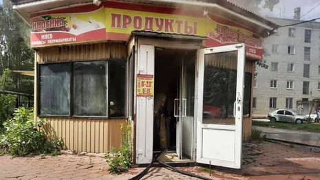 Во Владимирской области сгорел продуктовый магазин