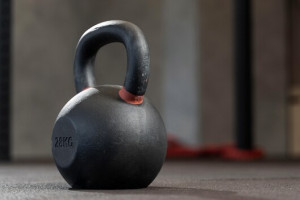 Житель Петушков убил знакомого гирей за оскорбление матери