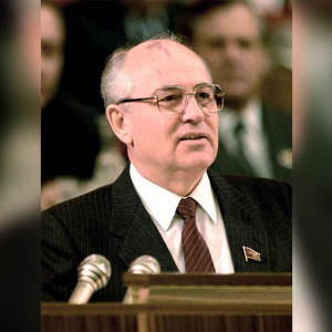 Спасение от смерти и единственный бюст. Что связывает Михаила Горбачева и Владимирскую область