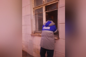 Жители Коврова пожаловались спасателям на запах газа из пустующей квартиры
