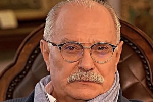 Режиссер Никита Михалков попал в реанимацию