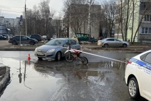 Во Владимире автомобилистка сбила 16-летнего подростка на питбайке